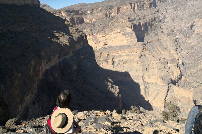 Private Full Day Guided Balcony Walk Hiking to Jebel Shams - What to bring for the mountain day