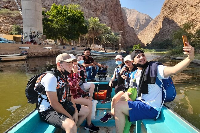 Private Full-Day Wadi Shab and Bimmah Sinkhole Tour - Bimmah Sinkhole: A Short, Striking Stop