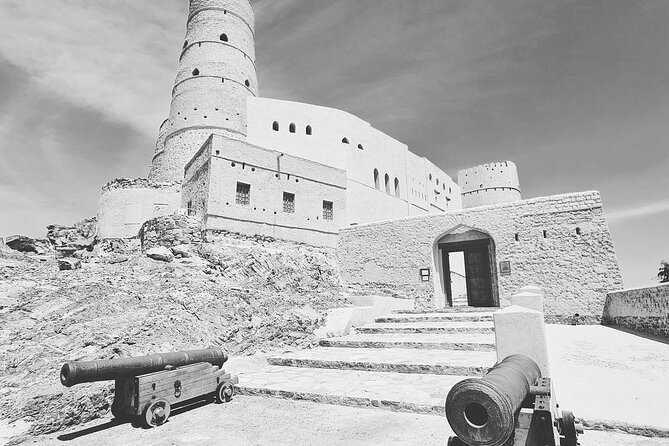 Private Historical Tour - Nizwa Fort - Nizwa Souq - Bahla Fort - Jabreen Castle - Heat, clothing, and walking