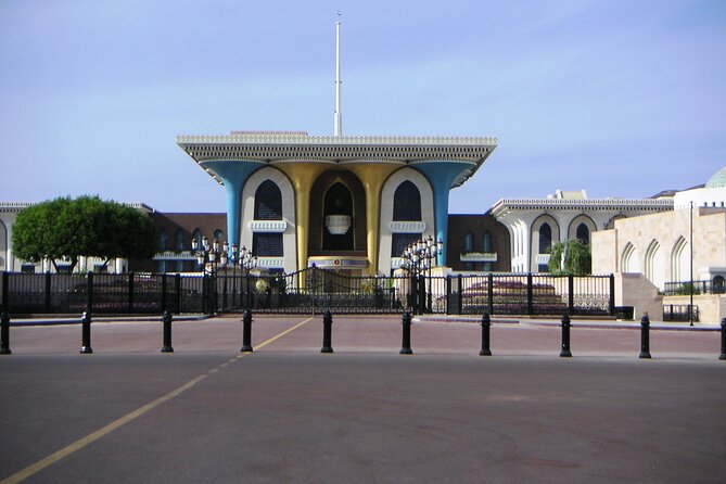 Private Muscat City Sightseeing Tour - A Fascinating Capital - The guide can make or break the morning
