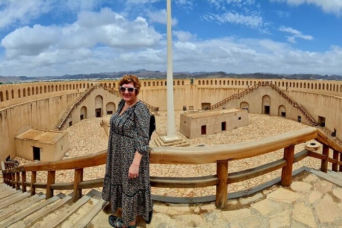 Private Nizwa - Al Hamra Old Village - Misfah Al Arbyeen - Full Day Tour - Guides, driving, and the private 4WD format