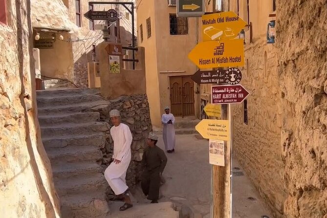 Private Nizwa - Al Hamra Old Village - Misfah Al Arbyeen - Full Day Tour - Who should book this Oman day tour?