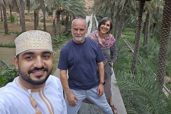 Private Tour Nizwa Birkat Al Mouz and Oman Across Ages Museum - Traditional Omani lunch, bread, and Karak tea