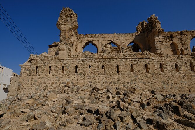 Private Tour -Whaiba sand &wadi Bani khaled - What the private 4x4 and guide add
