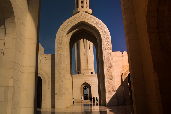 Private Transfer: To and From Muscat Airport - The driver’s role and communication