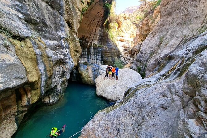 Private Wadi Tiwi - Bimmah Sinkhole - White Sand Beach - Full Day Tour - Bimmah Sinkhole: a compact stop with a big view