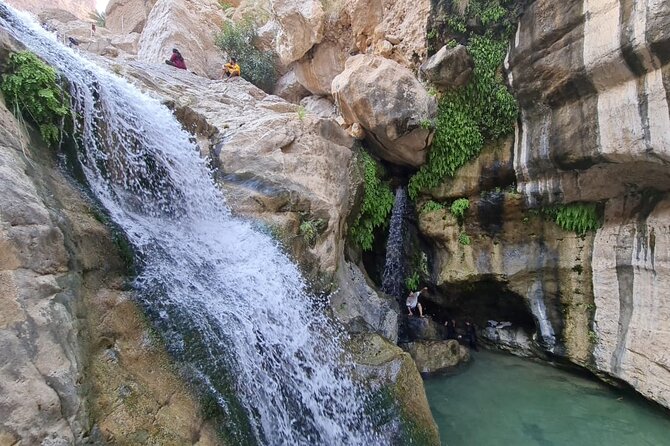 Private Wadi Tiwi - Bimmah Sinkhole - White Sand Beach - Full Day Tour - White Sands or Fins Beach for the final hour