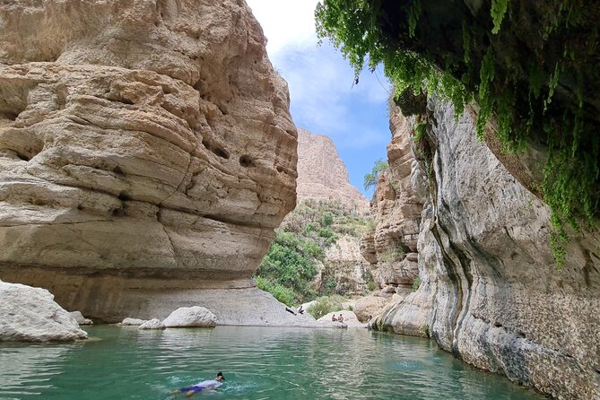 Private Wadi Tiwi - Bimmah Sinkhole - White Sand Beach - Full Day Tour - Riding in a private 4WD