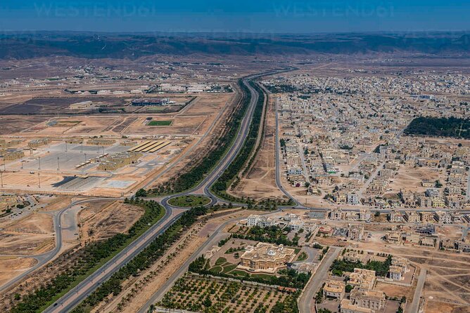 Salalah City Tour - Bazaars, gold markets, and traditional souks