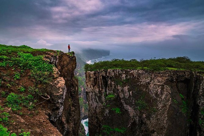 Salalah White Beaches & Panoramic Views of sea (Full Day Tour) - Jabal Al Qamar, or Mount Moon