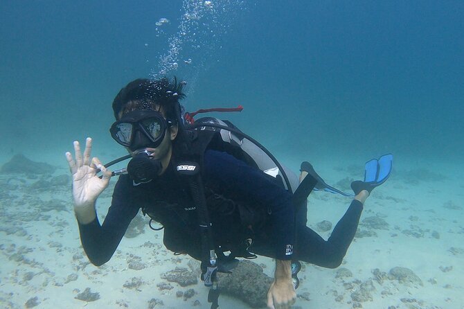 Scuba Diving in muscat - Getting comfortable in the scuba gear