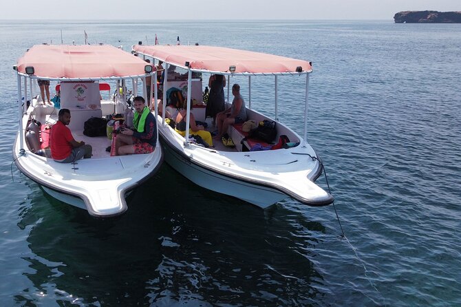 Snorkeling trips to Daymaniat Islands Sharing Trip - The 25-minute ride from Seeb