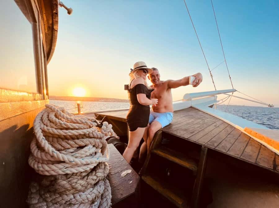 Sunset Dhow Cruise - Al Bustan Palace, Qantab, and Bandar Jissah
