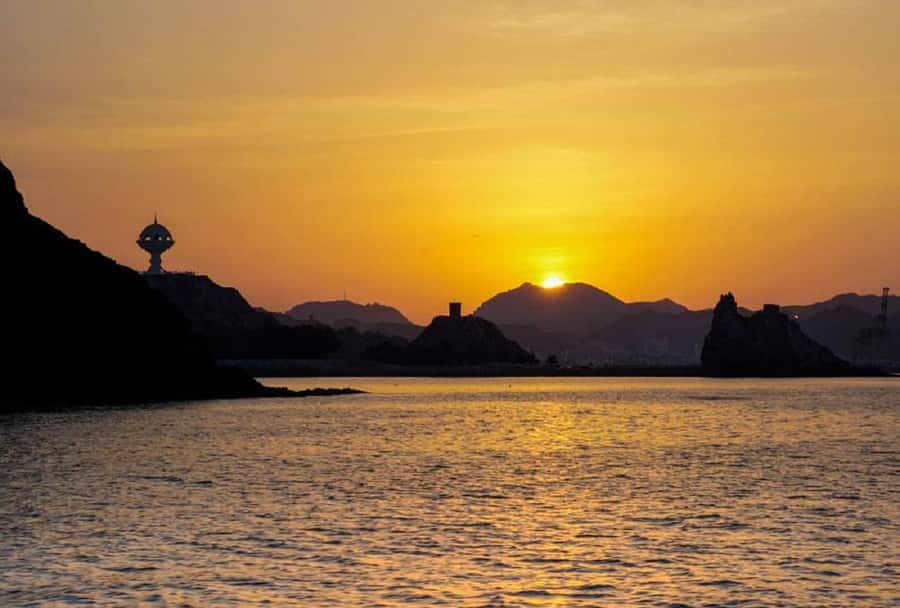 Sunset Dhow Cruise - Kahwa, Dates, and the Omani Touch