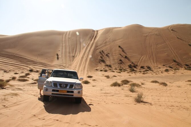 The Oman Essentials Tour with Fully Live Guided Tour - 5 Days / 4 Nights - Jabreen, Bahla, Al Hamra, and the long road back