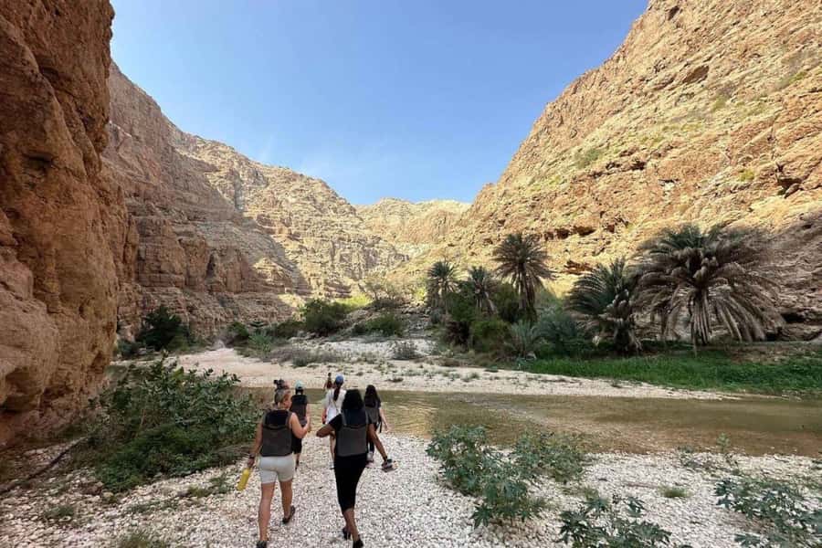 Tour Fatimah-2 Day 1 Night in Ras Al Hadd,Oman Tours Package - Why this route works in only two days