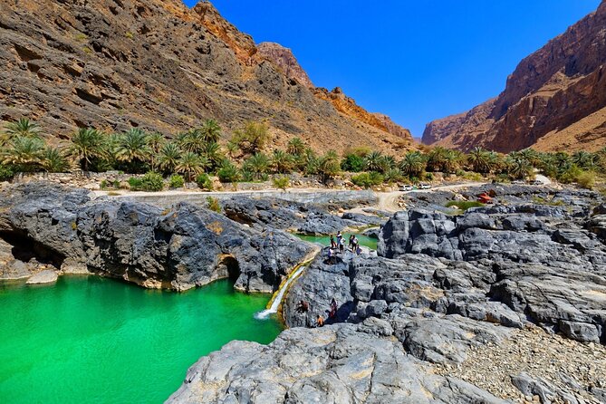 Wadi Al Arbeieen Sinkhole & Fins Beach Swim & Hike - Key points to know before booking