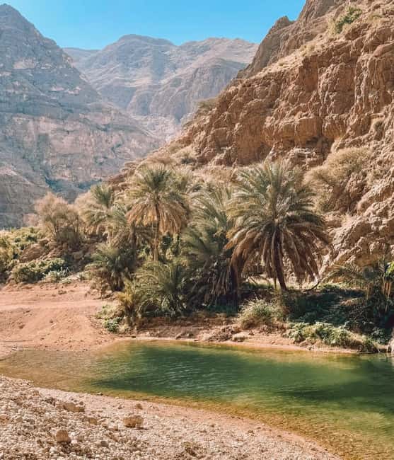 wadi shab and bimmah sinkhole tour from muscat - The small boat ride and a slower look around