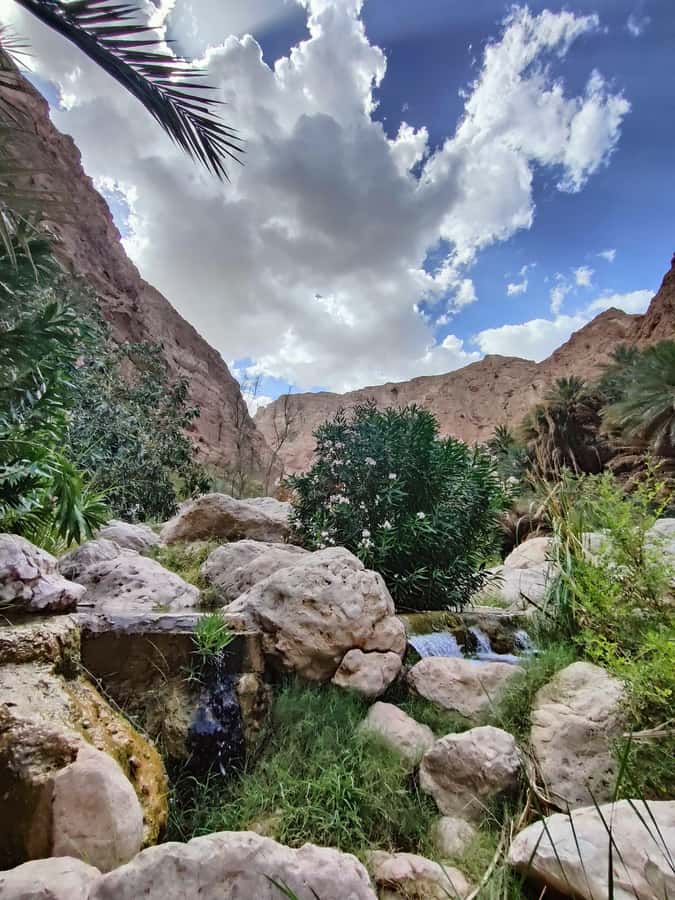 Wadi Shab &Bimmah Sinkhole &Heart shaped Cave &Pebble Beach - Reaching the cave waterfall
