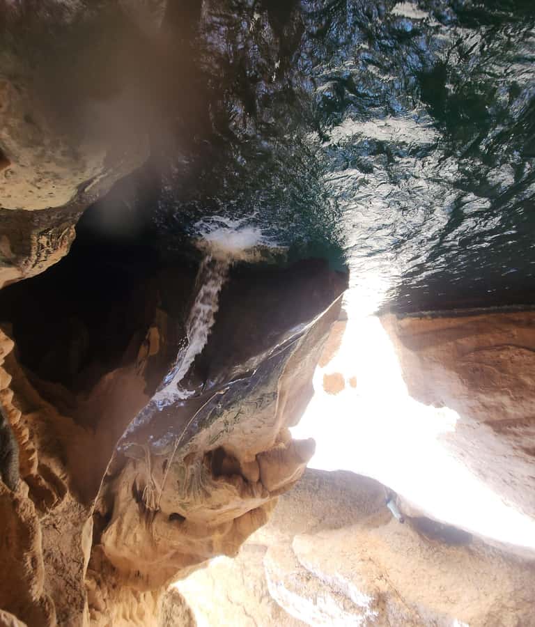 Wadi Shab tour - The 45-Minute Walk Into Wadi Shab
