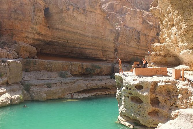 Wadi Shab Trekking and Swimming Tour - What the praise tells you about service