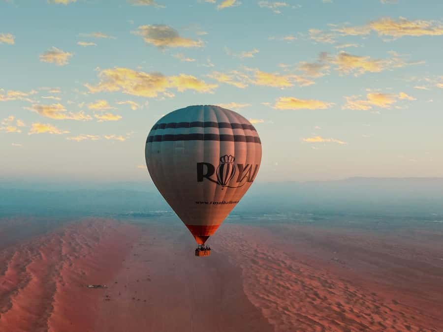 Wahiba Sands: Hot Air Balloon Experience - Coffee, snacks, and the balloon coming to life