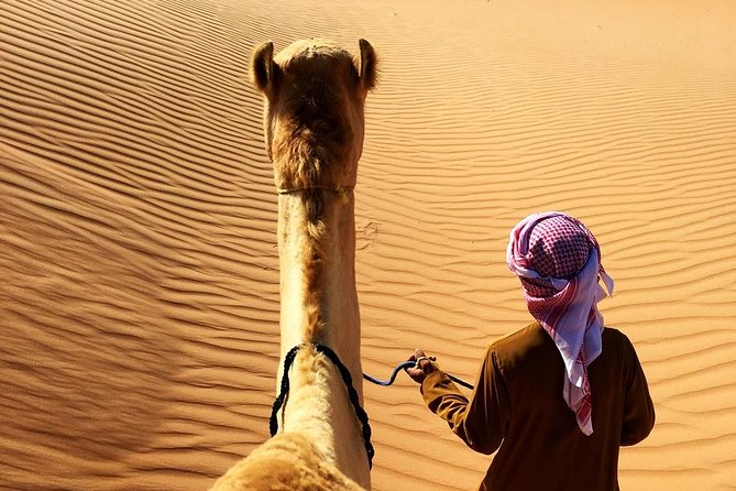 Wahiba Sands&Wadi Bani Khalid desert Safari(Muscat tours) - The long road from Muscat to Oman’s desert