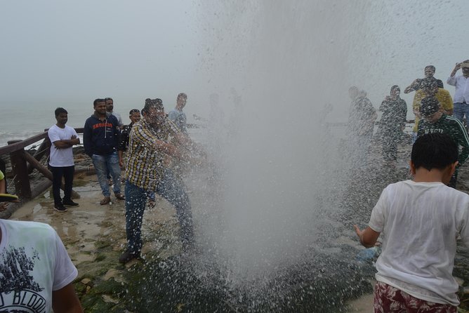 West Salalah Tour - Caribbean of Orient - Fazayah Beach with City - Marneef Cave and the Mughsail blowholes