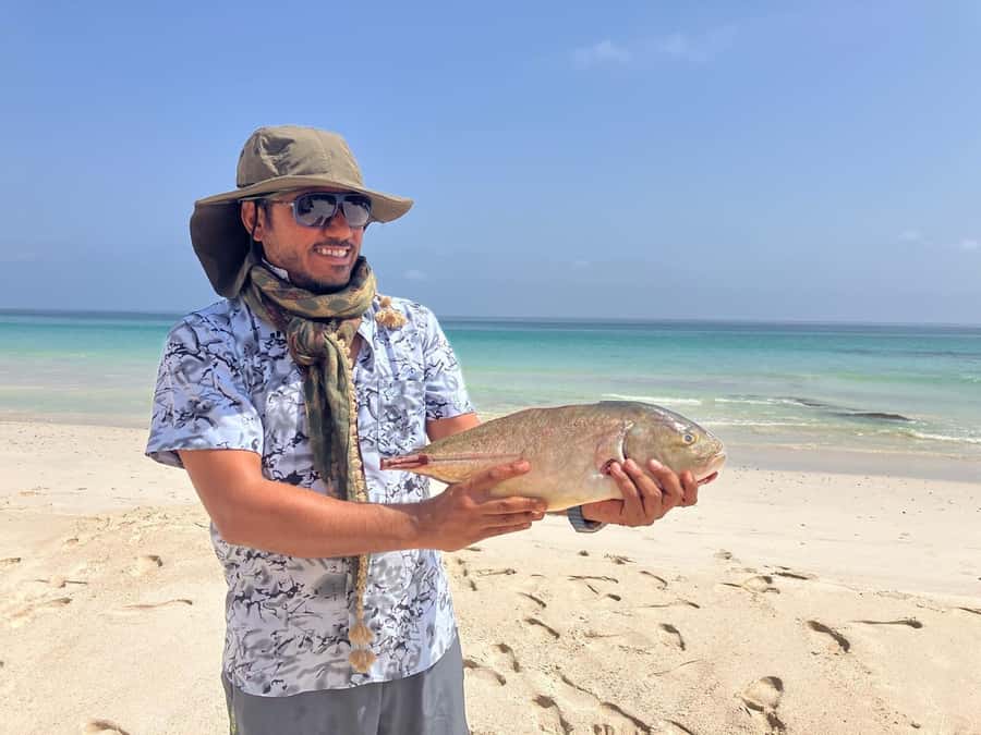 West Salalah Tour Fazayah Beach, Al Mughsail beach, Blowhole - Who will enjoy this tour most?